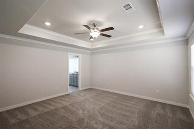 Building Photo - Come check out this Riverwood home in Lowell!