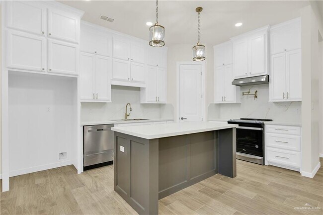 Building Photo - 24 N 48th St