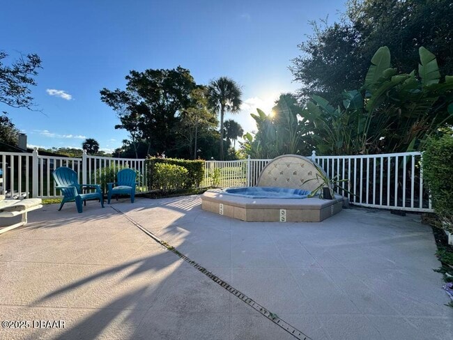 Building Photo - 653 Pelican Bay Dr