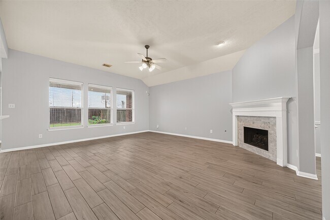 Building Photo - 21610 Avalon Queen Dr