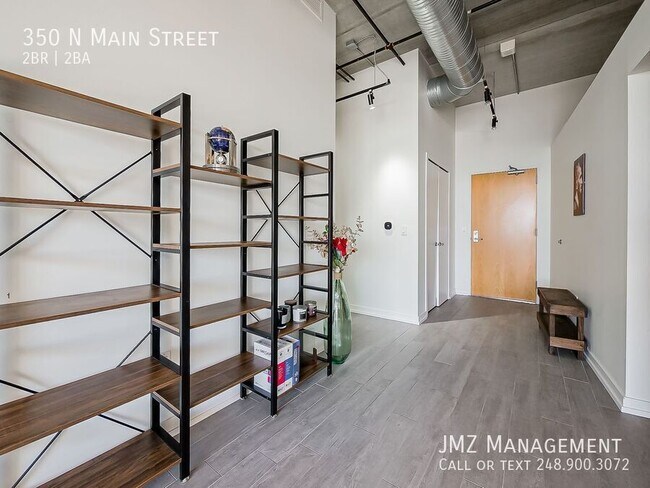 Building Photo - 350 N Main St