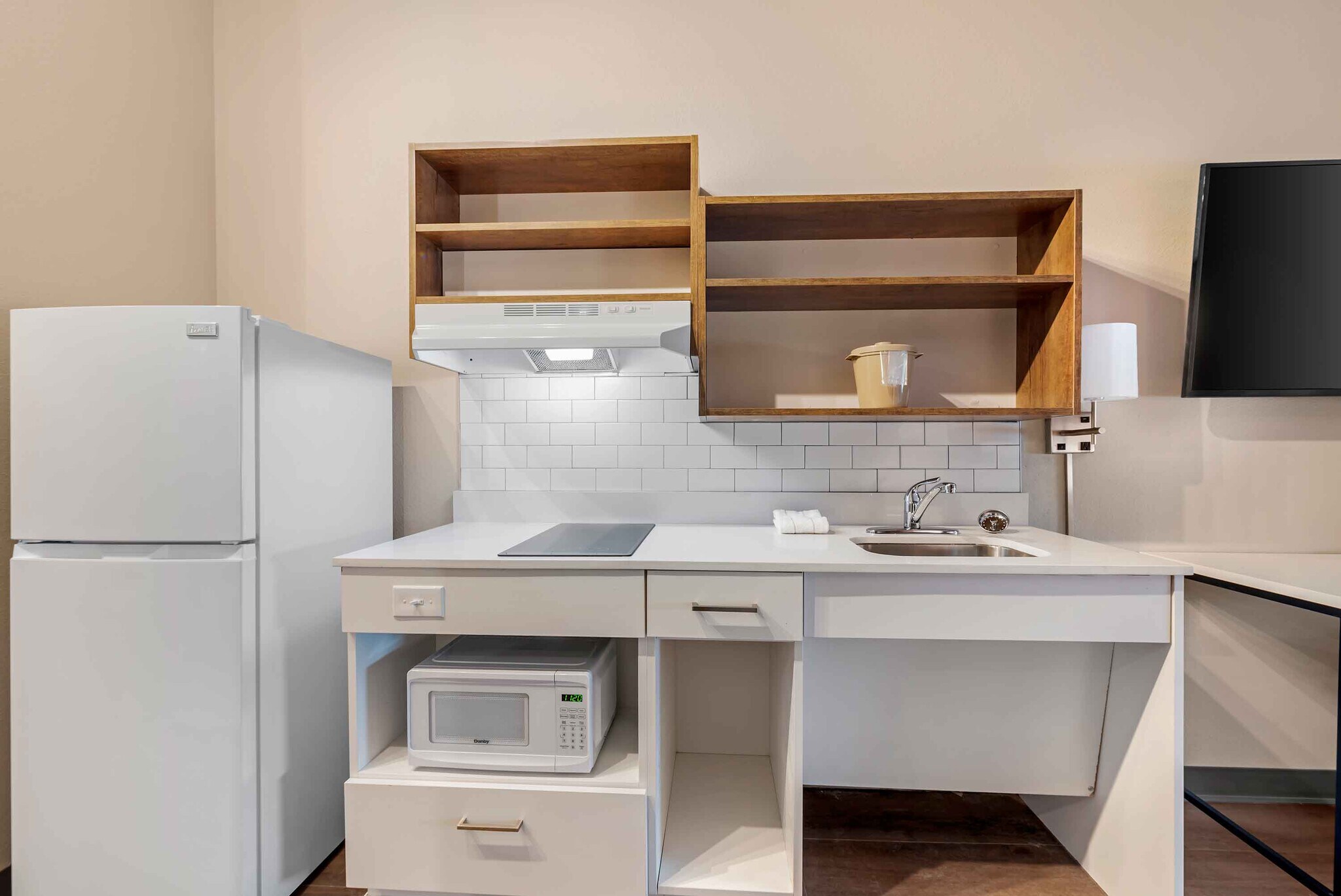 Building Photo - Furnished Studio-San Antonio - North