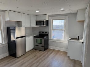 Building Photo - 1009 4th St