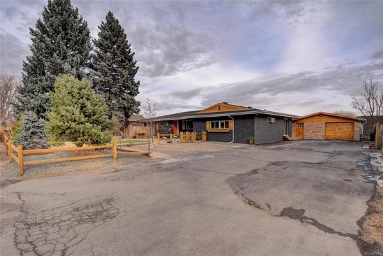 Off street parking - 1808A Simms St