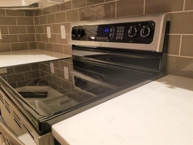 Building Photo - 229 Durham Park Way