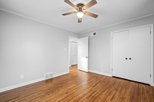 Building Photo - 1453 Colonial Rd