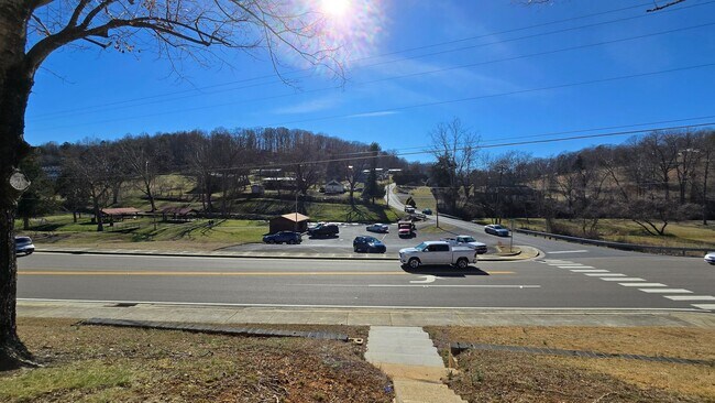 Building Photo - 2 bed/ 1.5 Bathroom Townhouse Church Hill,...