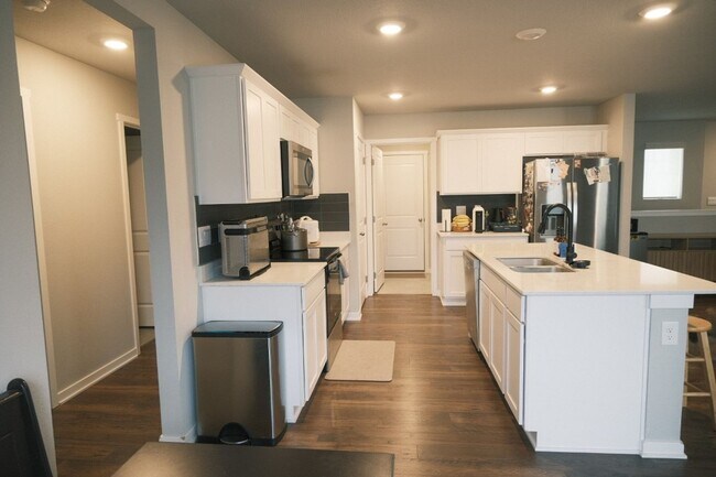 Building Photo - Springfield Ranch For Rent!