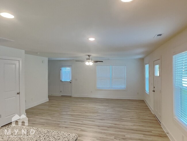 Building Photo - 505 E Robinson St
