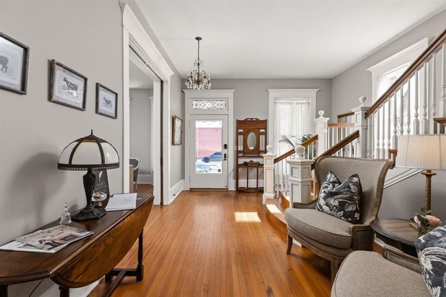 Building Photo - 201 Ramona St