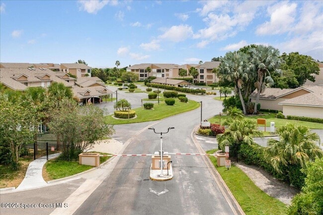 Building Photo - 6165 S Mirror Lake Dr