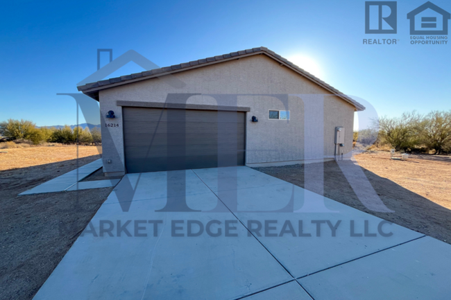 Building Photo - 3Bed/2Bath House at W Deer Valley/Cave Cre...