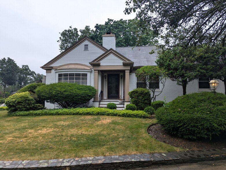 front view - 40 Brookway Rd