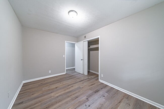 Building Photo - Coming Soon! Spacious 3 Bedroom 1 Bath!