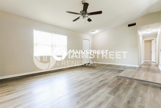 Building Photo - 3 Bedroom Pet-Friendly Home in PORT CHARLOTTE, FL with Main Street Renewal