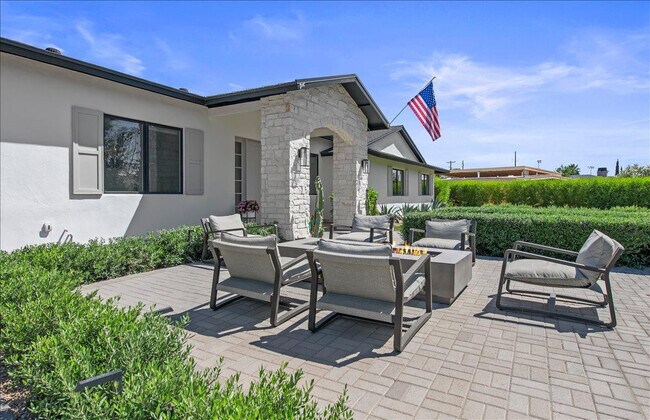 Building Photo - 3631 N 54th Ct