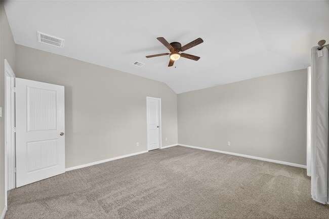 Building Photo - 718 Harvest Bluff Dr