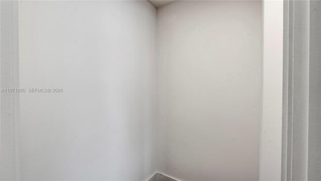 Building Photo - 555 NE 34th St