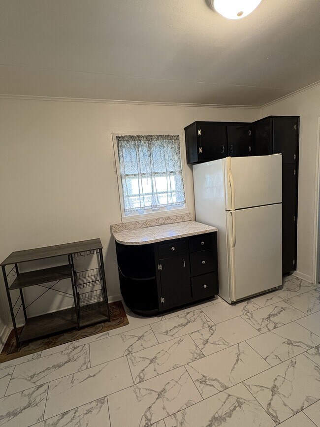 Building Photo - 22 Savannah St