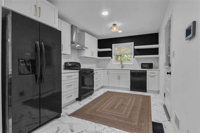 Building Photo - 610 Oriole Dr SE
