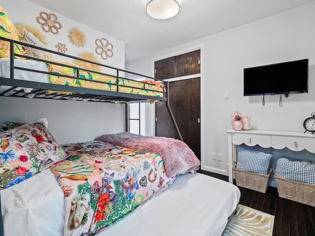 Building Photo - 3815 Ellendale Rd