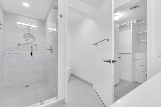 Building Photo - 16385 Biscayne Blvd