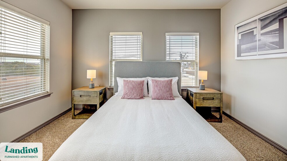 Building Photo - 650 S Main St