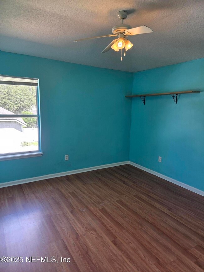 Building Photo - 1042 Drakefeather Dr