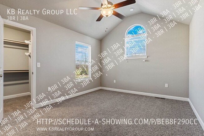 Building Photo - 3 Bed Townhome in Belton; Raymore-Peculiar...
