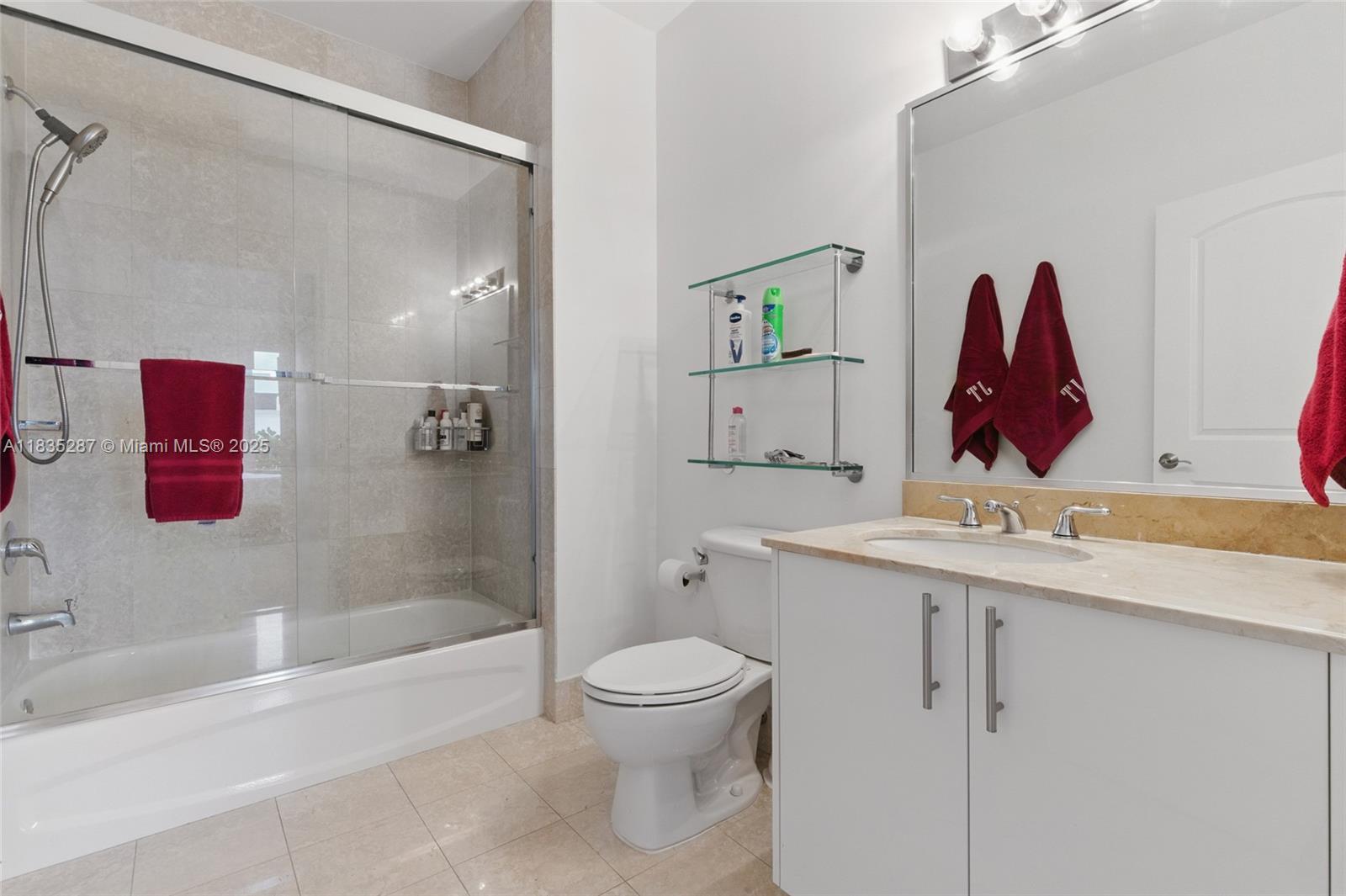 Building Photo - 2701 SW 3rd Ave