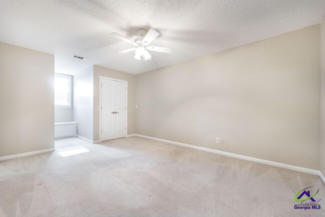 Building Photo - 127 Hudson Way
