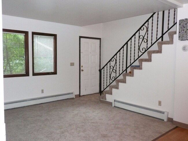 Building Photo - Independence Park 2bed two story washer & ...
