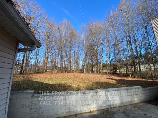 Building Photo - 152 Purple Finch Ln