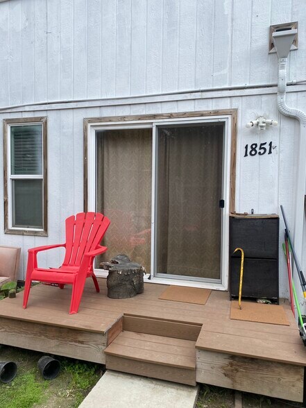 Building Photo - 1851 Magnolia Ave