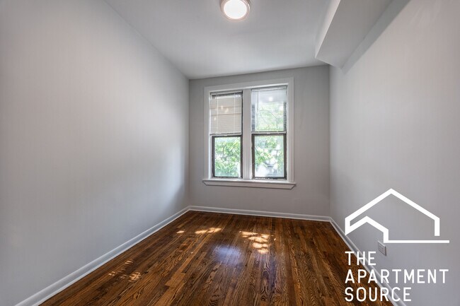 Building Photo - 2842 W Augusta Blvd