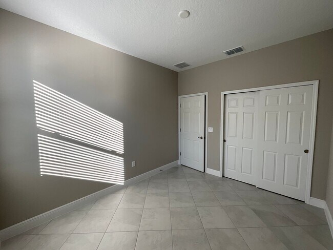 Building Photo - Brand New Home with all the upgrades in an all families community