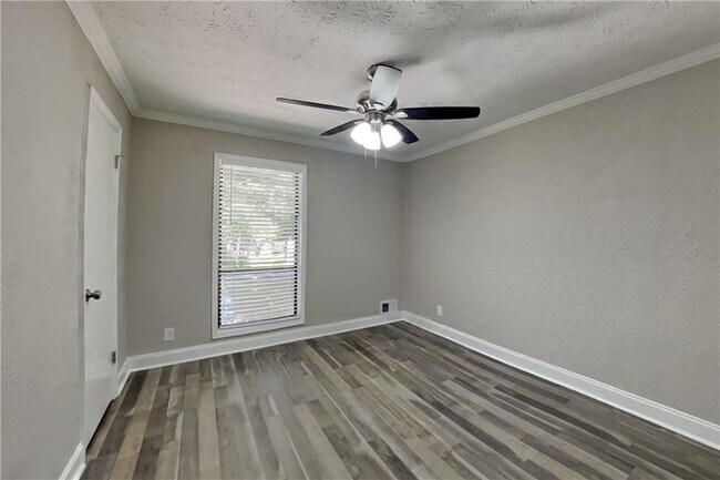 Building Photo - 702 Talemwood Ct SW