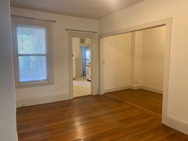 Building Photo - 107 Rutherford Ave