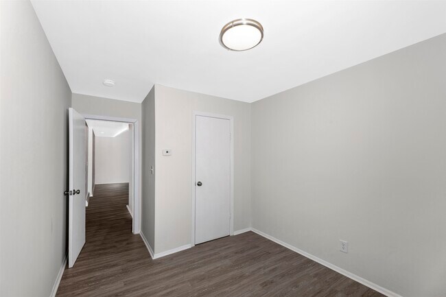 Building Photo - 423 Avenue C