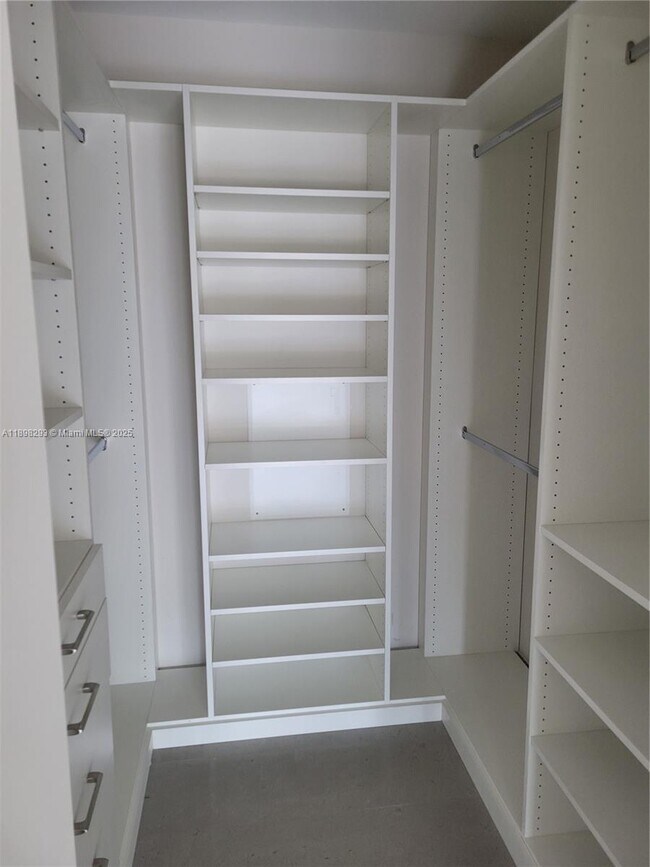 Building Photo - 88 SW 7th St