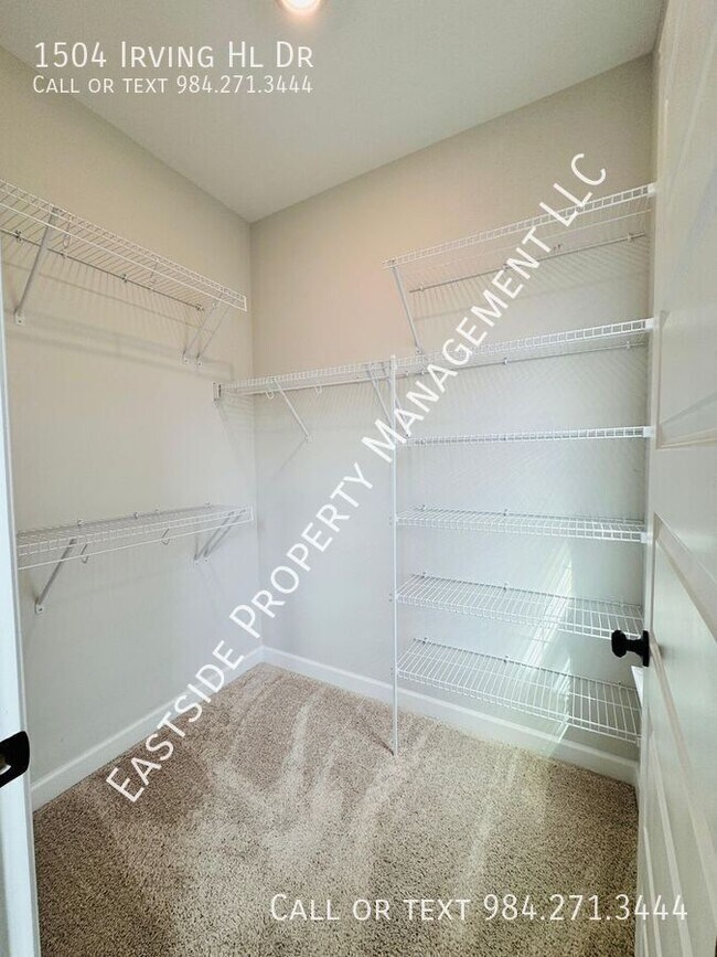 Building Photo - 1504 Irving Hl Dr