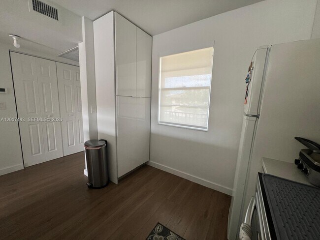 Building Photo - 2369 NW 89th Dr