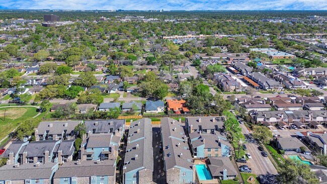 Building Photo - 3750 Tanglewilde St