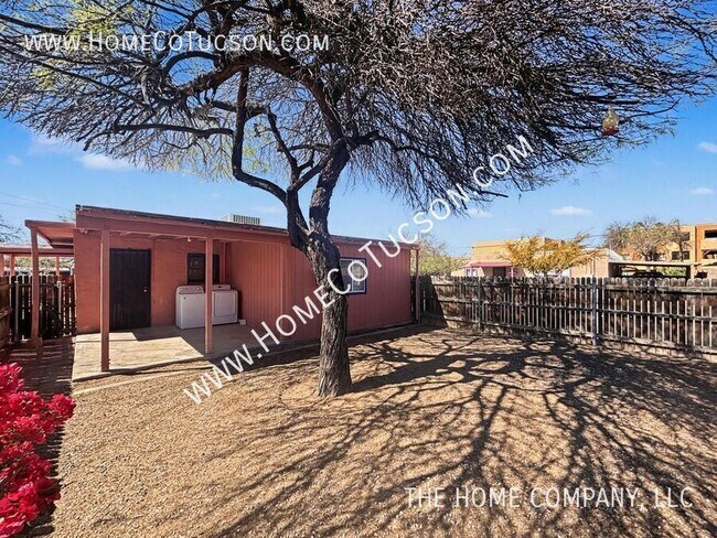 Building Photo - 1733 E Adelaide Dr