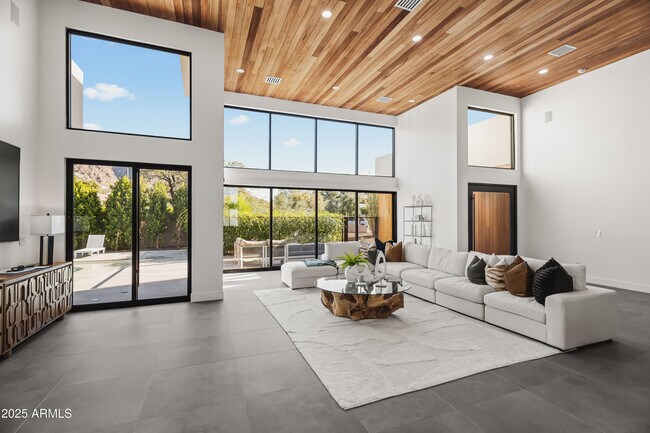 Building Photo - 5156 N 45th Pl