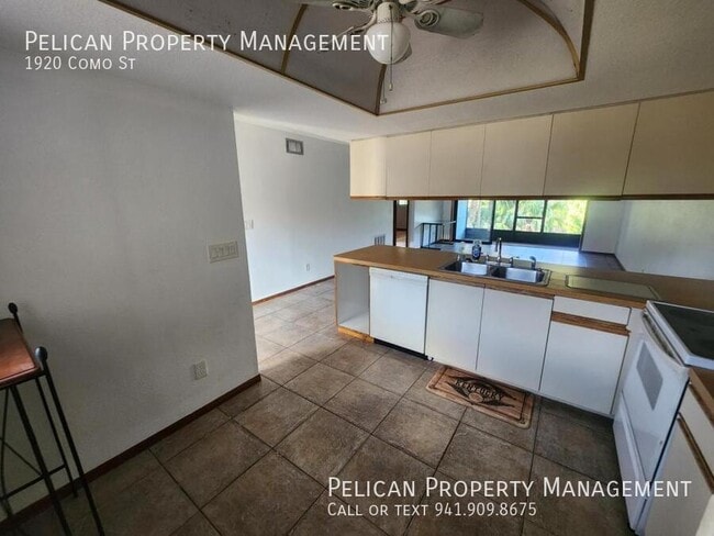 Building Photo - 1920 Como St