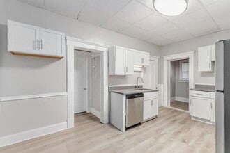 Building Photo - 196 W 8th Ave