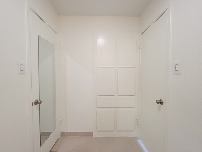 Building Photo - 755 Bering Dr