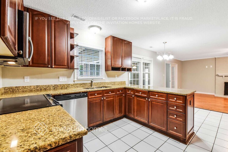 Building Photo - 7311 Canyon Dr