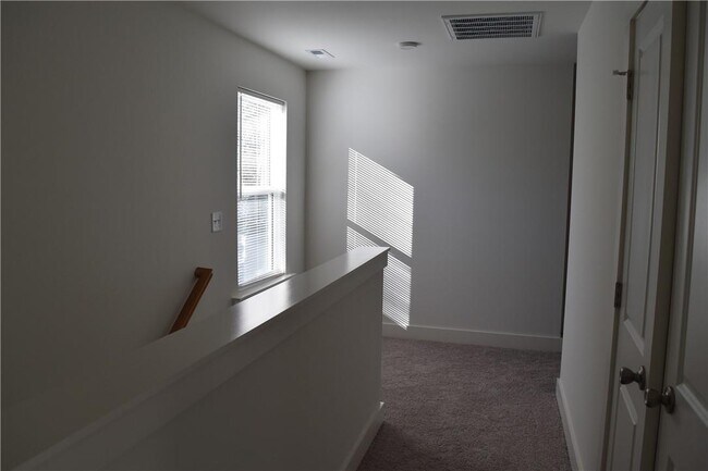 Building Photo - 1300 Norris Ave